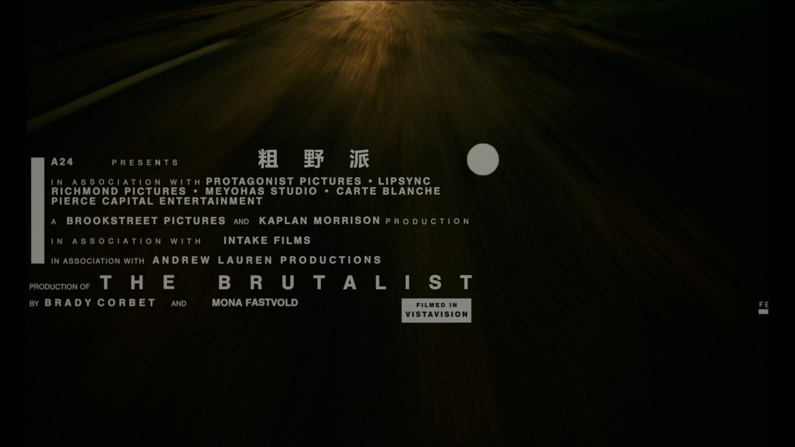 粗野派(2024)【4K / 蓝光原盘 / REMUX】【内封简繁双语字幕】【逐句调整时间轴】【83G】
